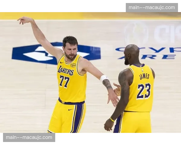 湖人九连胜遭终结仍列西部第三,东契奇技犯累积面临禁赛风险